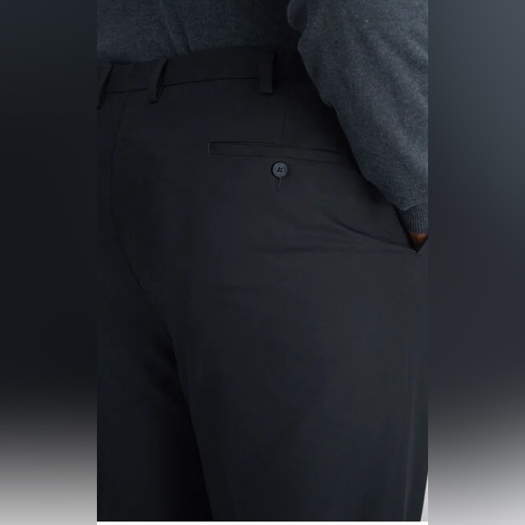 HAGGAR Cool 18Pro Black Classic Fit, Pleat Front Hidden Expand.Waistband… - Picture 6 of 15
